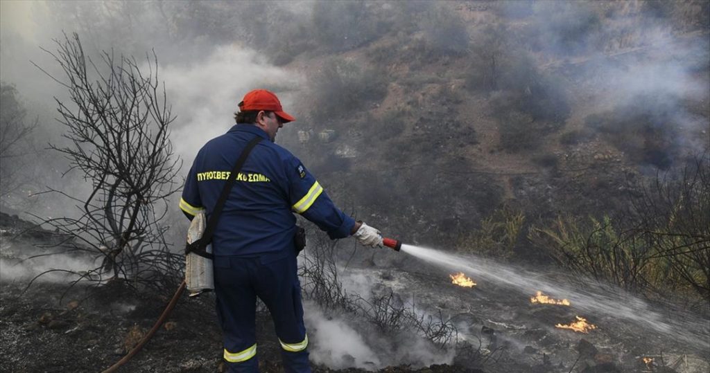 Πυρκαγιές σε Εύβοια και Κορινθία
